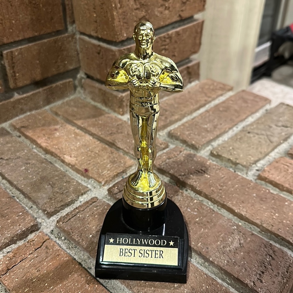 Hollywood “Best Sister” trophy award